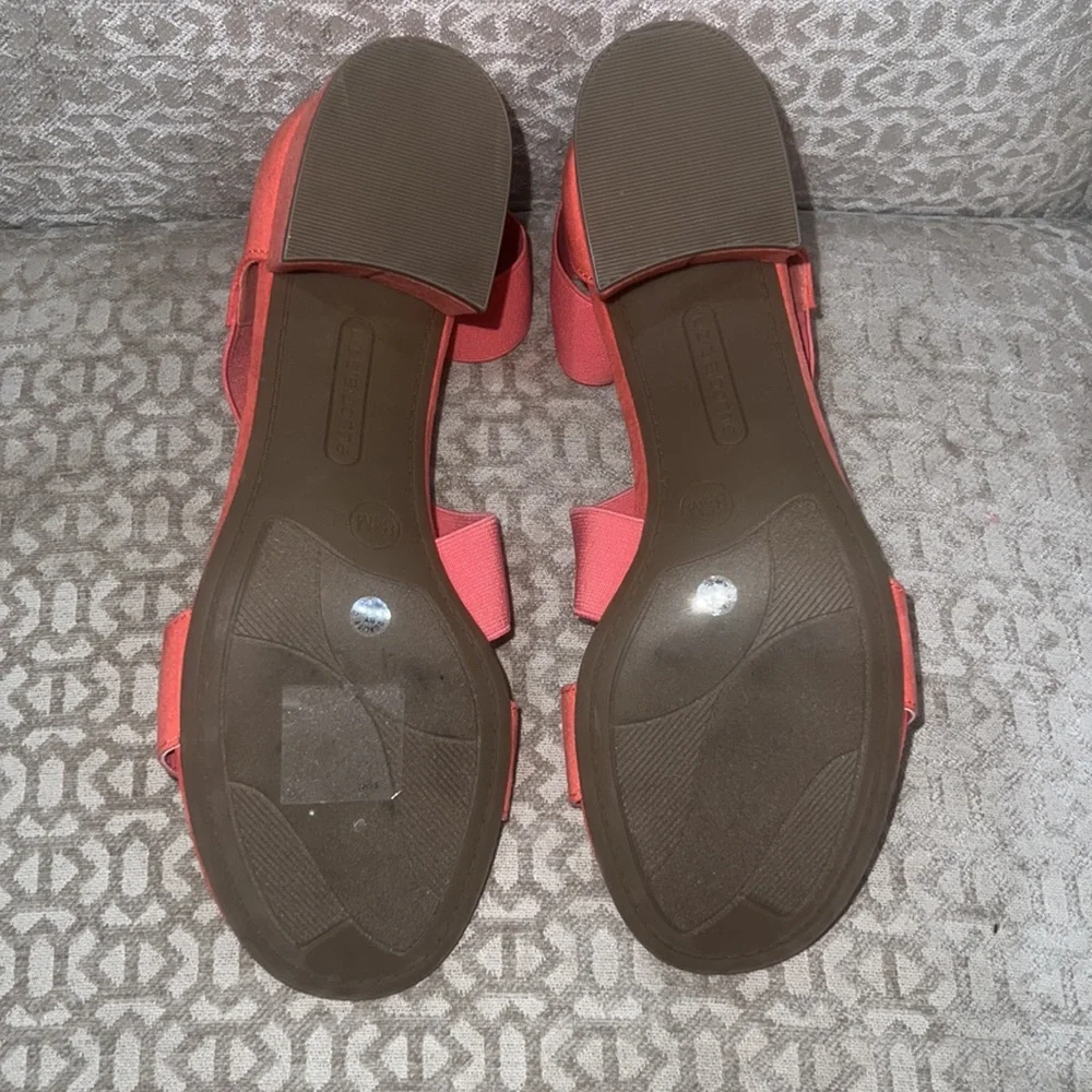 Liz‎ Claiborne Refined comfort.